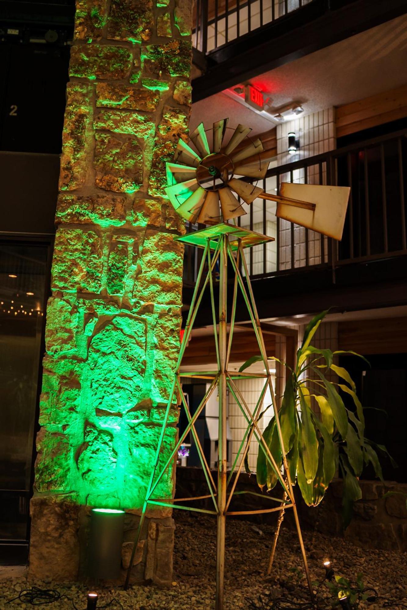 Cactus Cove Inn And Suites Amarillo Bagian luar foto